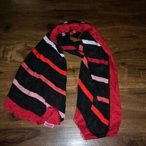 Kate Spade Scarf. Dimensions 6’5”. Mint condition.